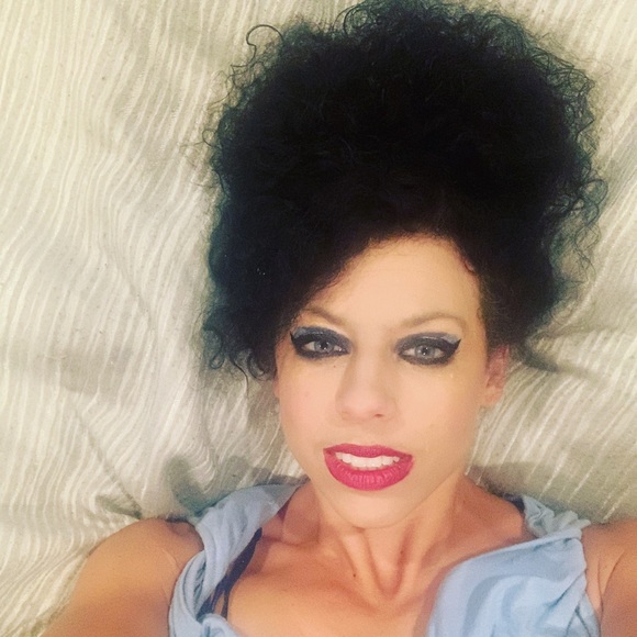 Meet your Posher, Laura - Picture 4 of 9